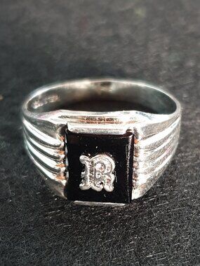 Timeless 1920s Art Deco Black Onyx Sterling Silver Signet Ring – Letter “R.”